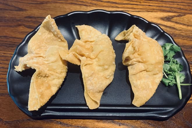 S8. Fried Wonton (3pcs) 炸云吞 (3)